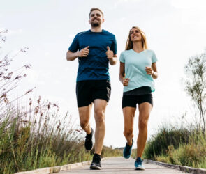 2026 Runner’s Gift Guide: Best Gifts for Every Budget and Running Level