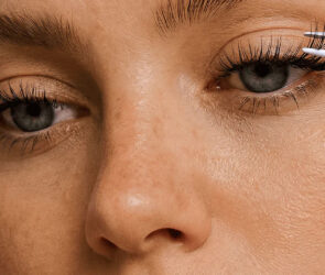 Girl Got Lashes Review