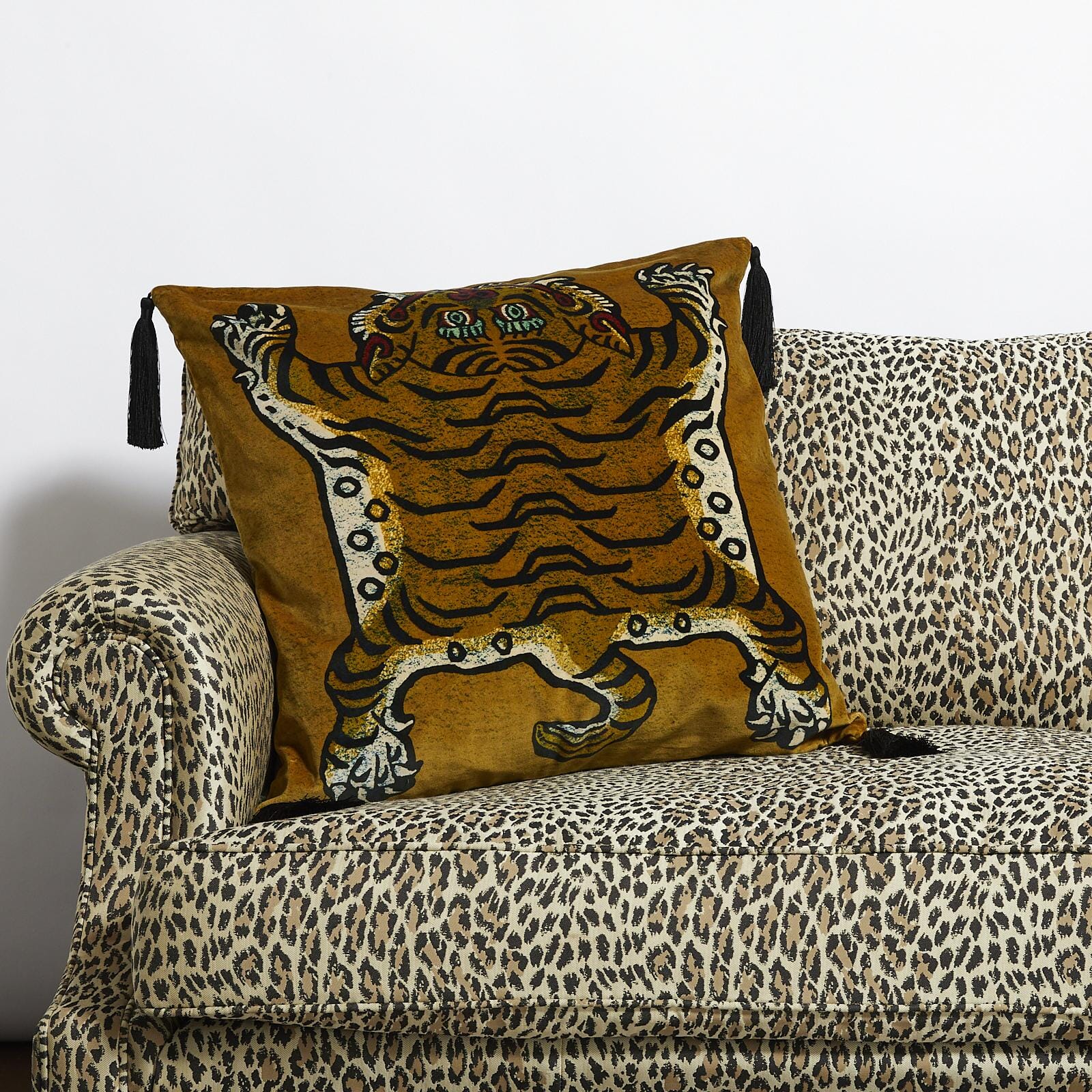 SABER Large Tassel Velvet Cushion