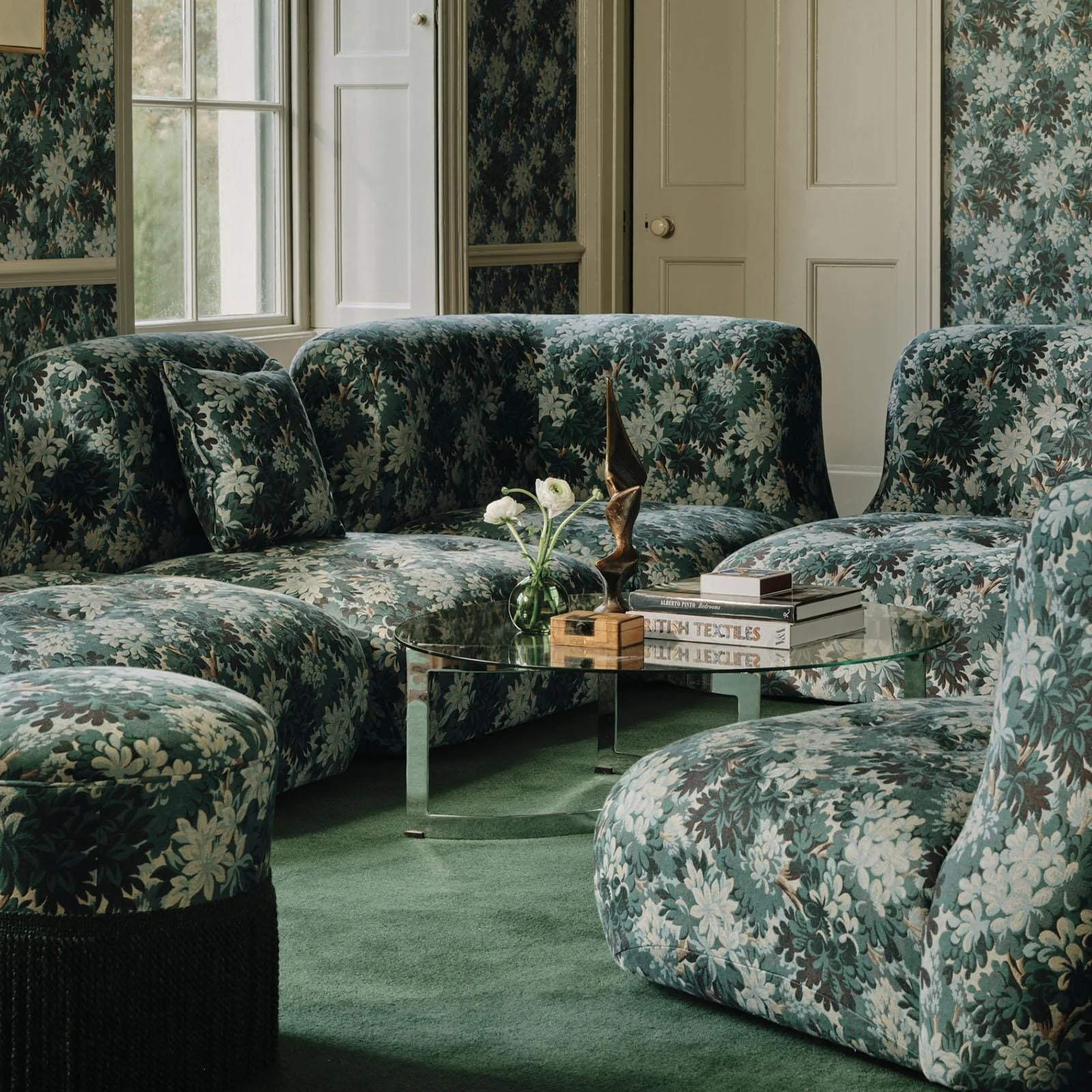 SILVA Jacquard Castle Chair Corner